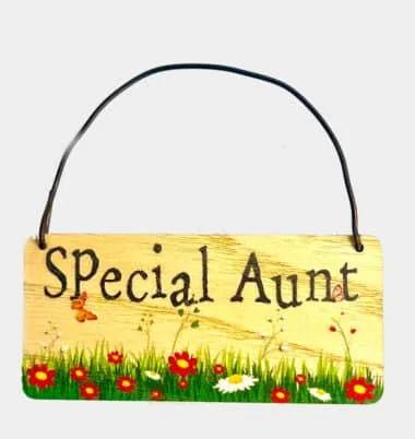 Wooden Tag - Special Aunt